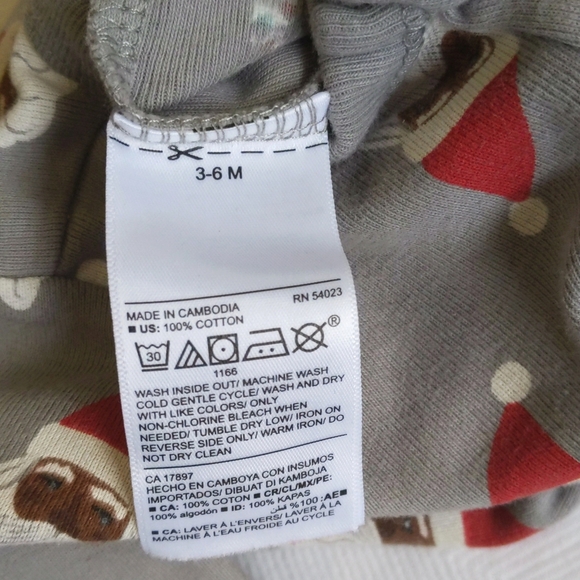 old navy christmas santa 2-way zipper footie sleeper pajamas with mitts 6 months - Picture 6 of 7